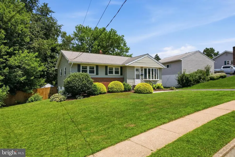 3703 John Dr, Brookhaven, PA 19015 - #2