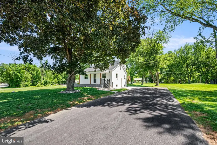 4431 Garnet Mine Rd, Boothwyn, PA 19061 - #3