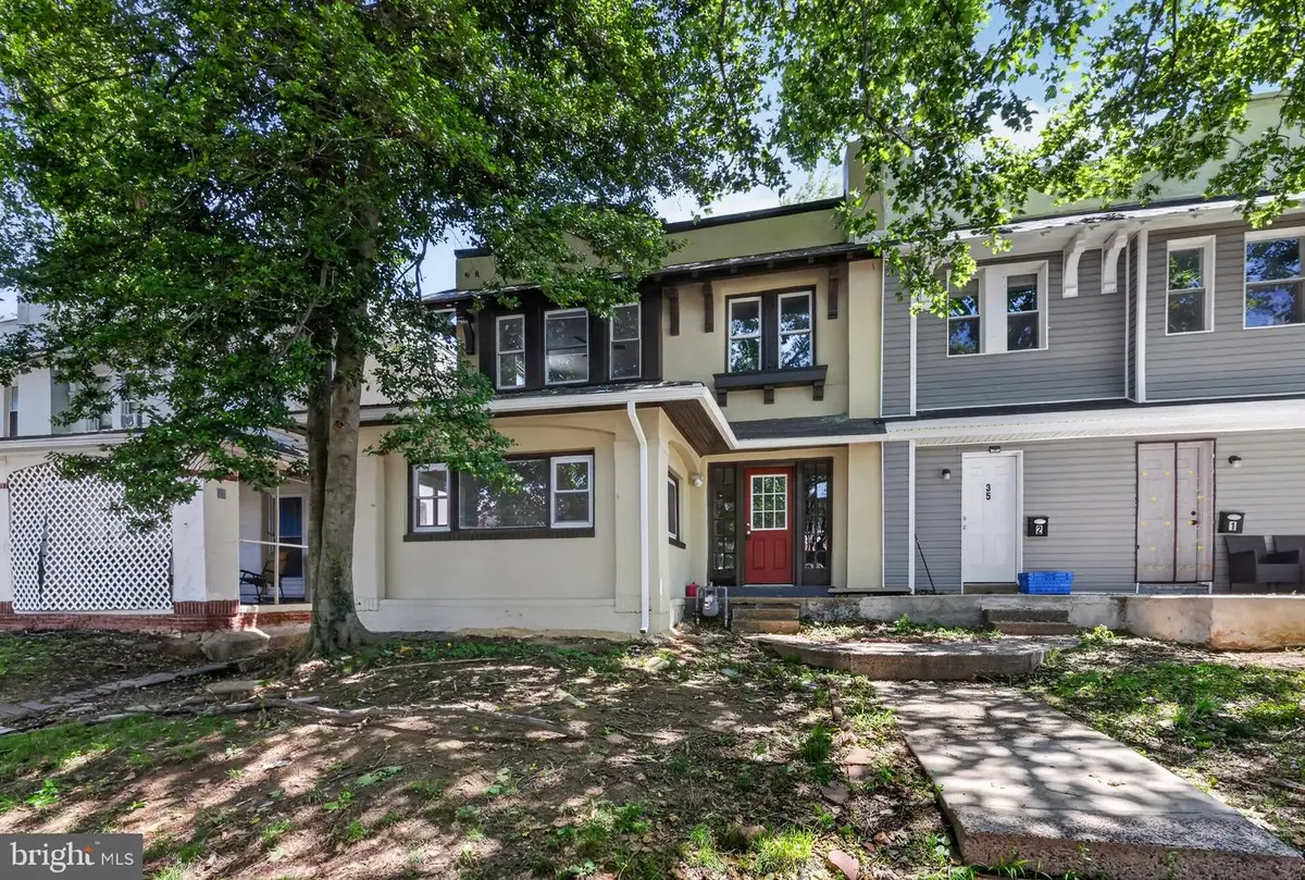 37 E Mowry St, Chester, PA 19013 - #1