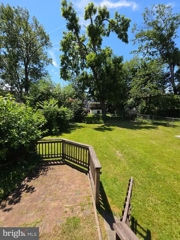 28 Oak Ave, LANSDOWNE, PA 19050