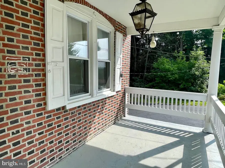 692 Lenni Rd, Aston, PA 19014 - #2