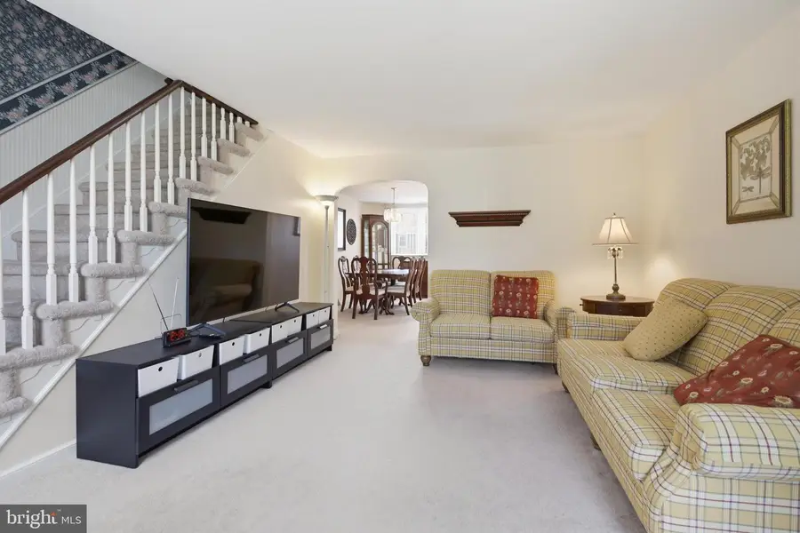 714 Oakwood Dr, Glenolden, PA 19036 - #3