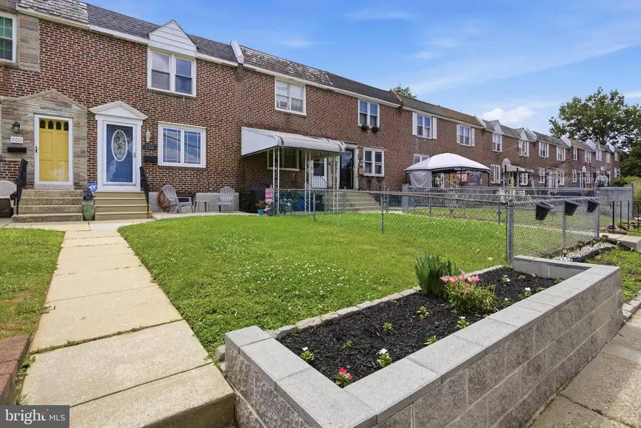 126 S Church St, Clifton Heights, PA 19018 - #2
