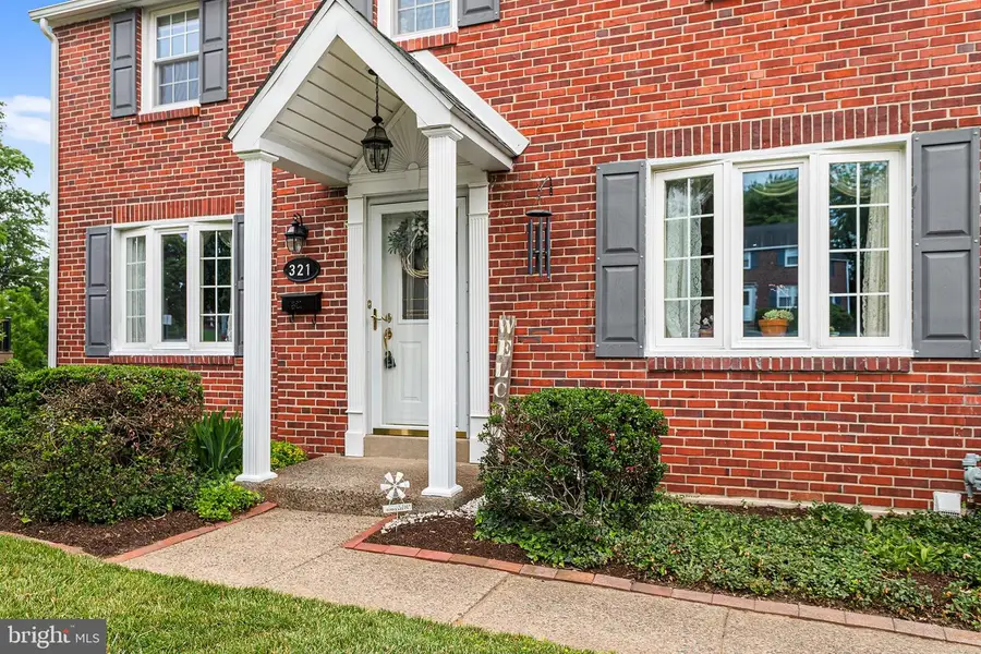321 Holt Ln, Springfield, PA 19064 - #2