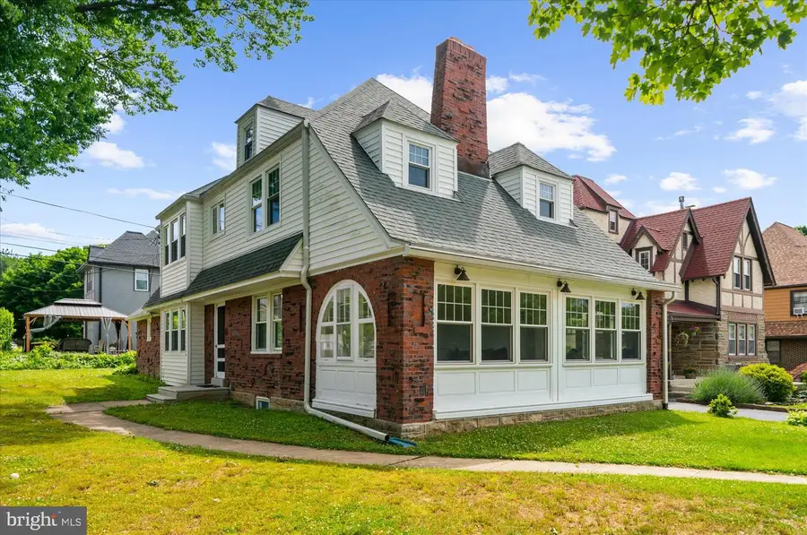 1041 Blythe Ave, Drexel Hill, PA 19026 - #3