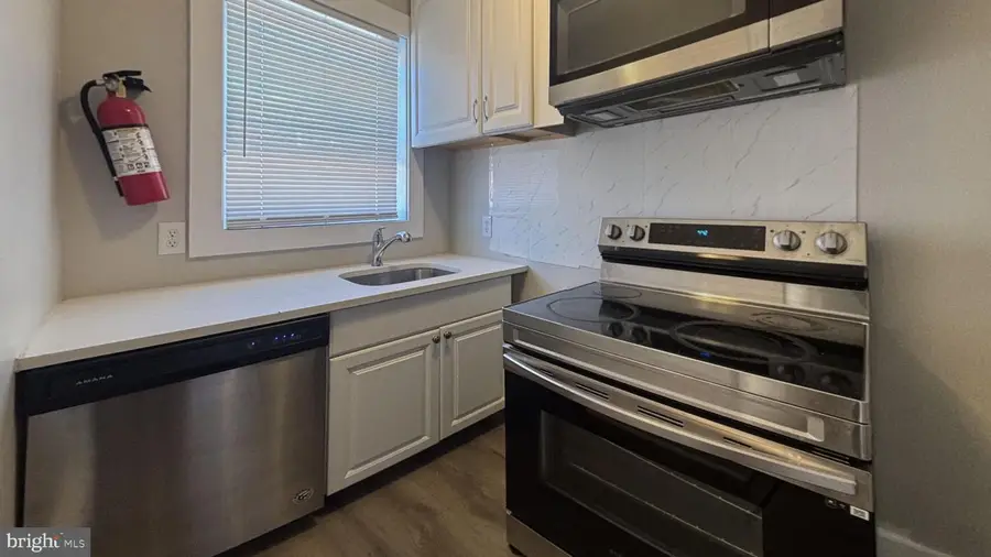 242 Margate Rd, Upper Darby, PA 19082 - #2