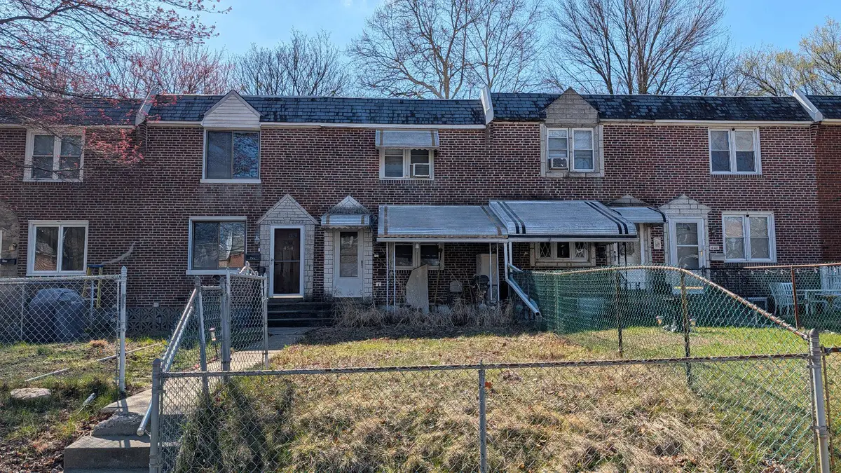 452 Westmont Dr, Darby, PA 19023 - #1