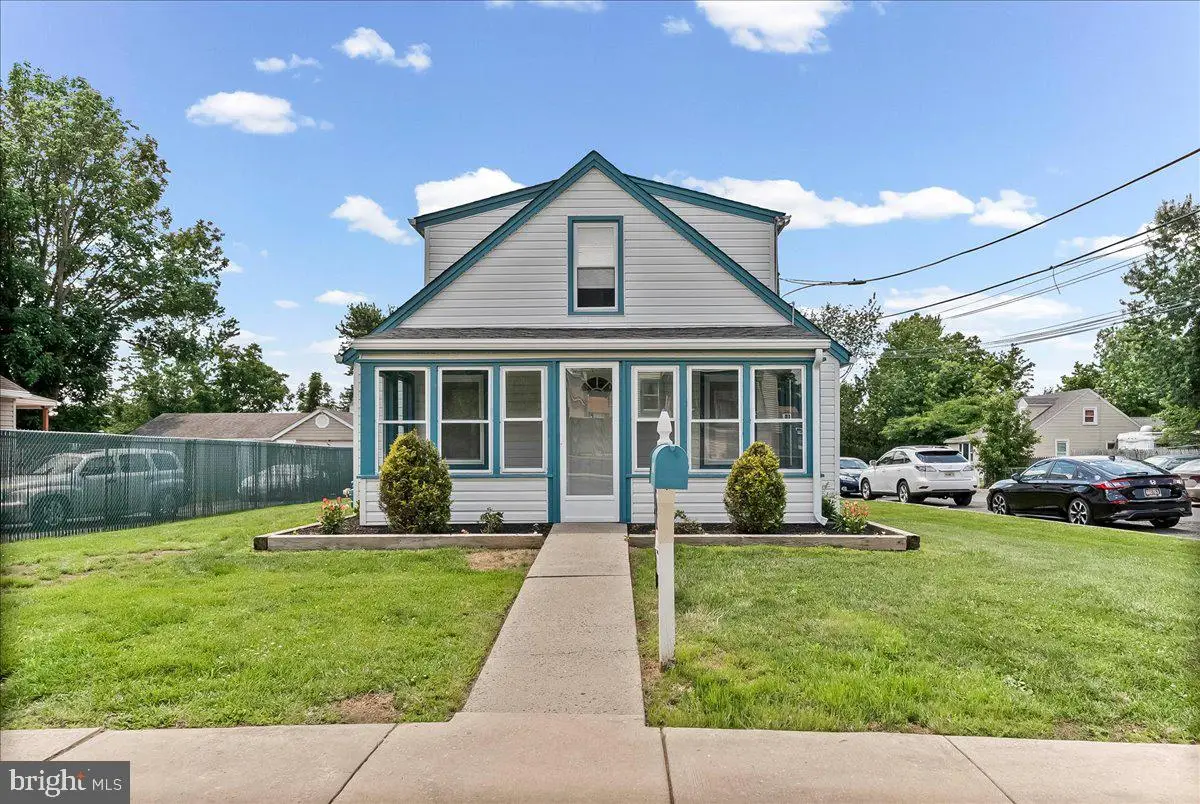 1242 Chestnut St, Marcus Hook, PA 19061 - #1