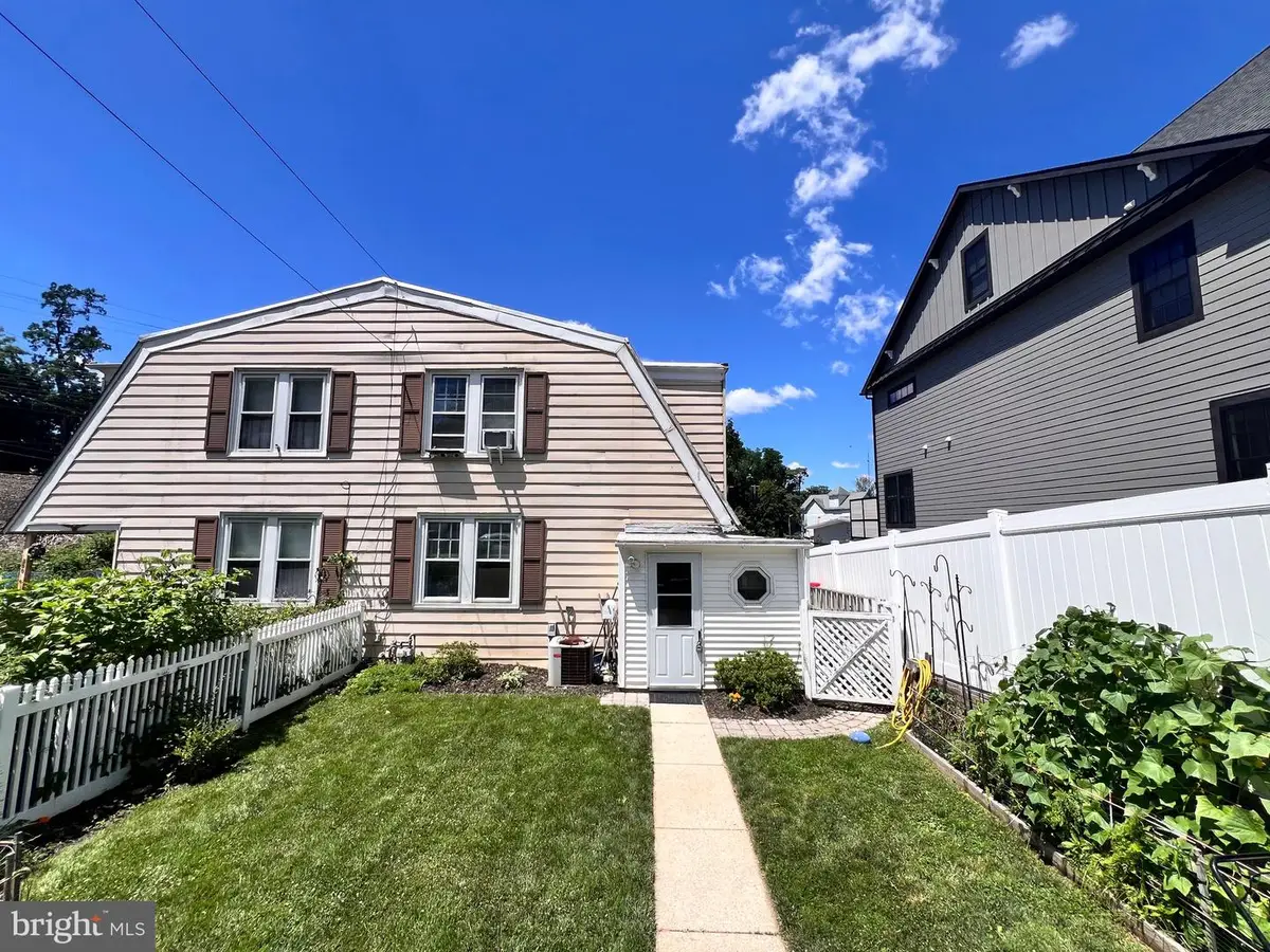 202 N Aberdeen Ave, Wayne, PA 19087 - #1
