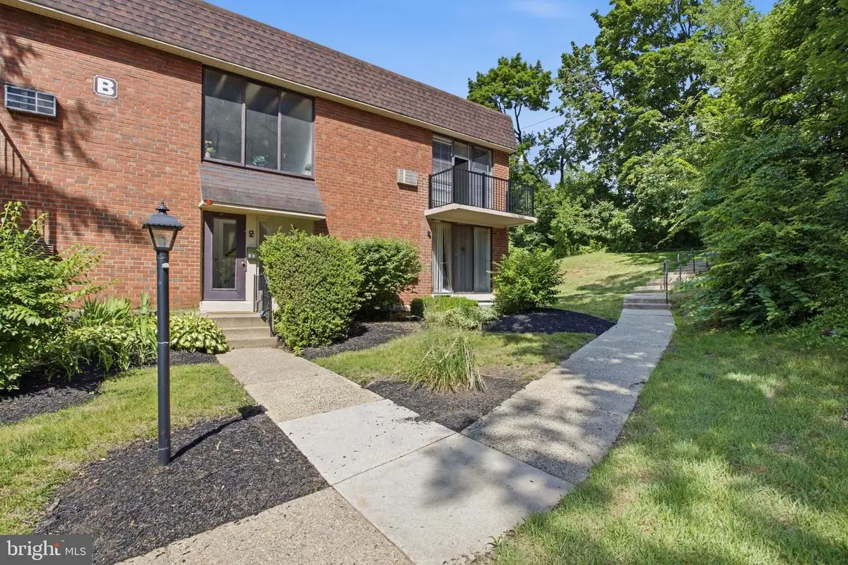 100 E Glenolden Ave #b-4, Glenolden, PA 19036 - #1