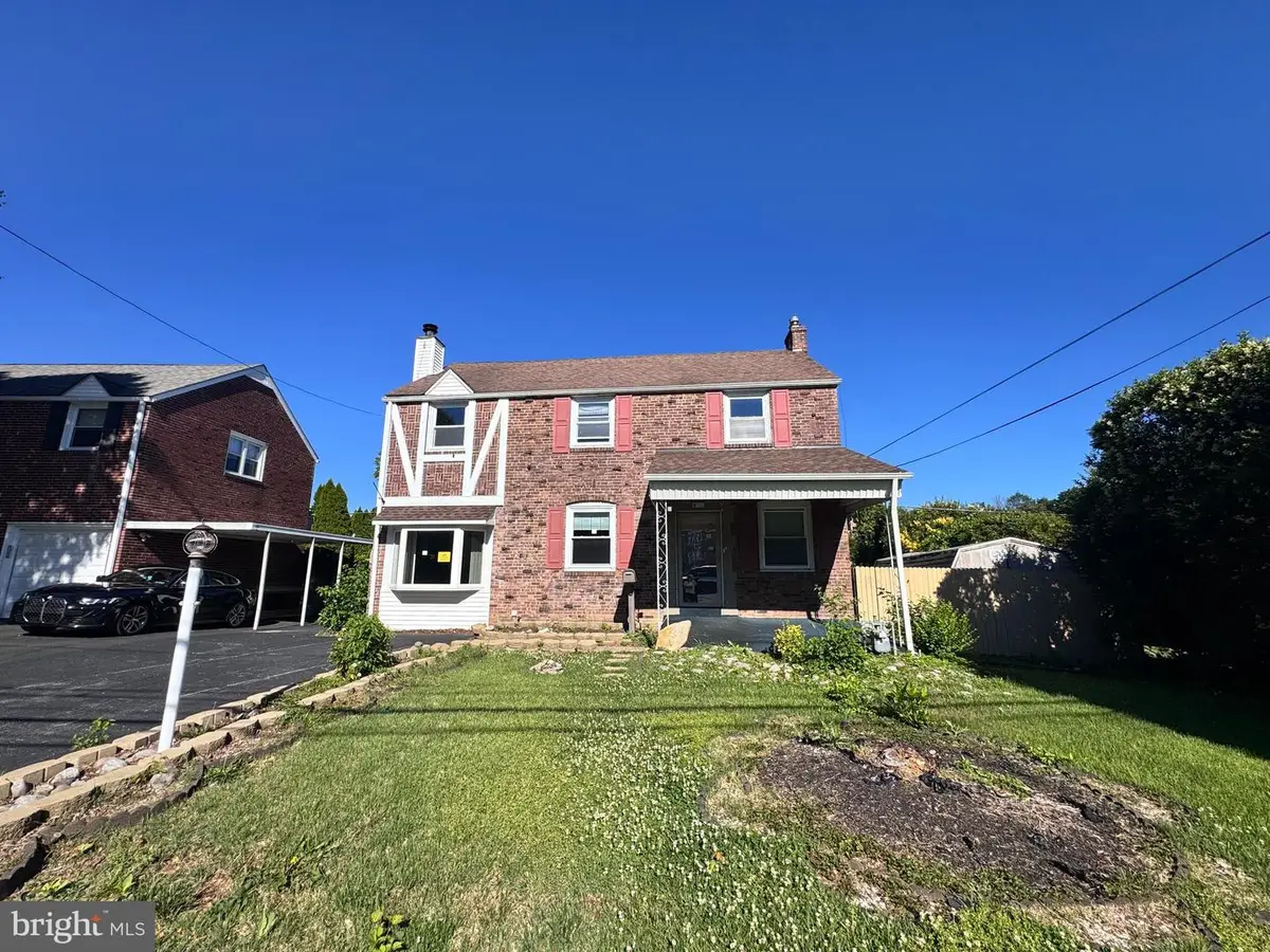 810 Irvington Rd, Drexel Hill, PA 19026 - #1