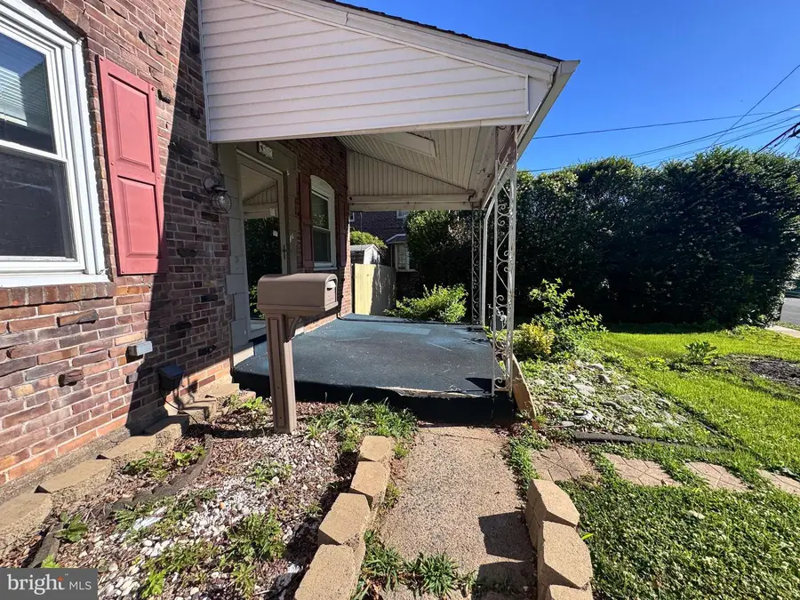 810 Irvington Rd, Drexel Hill, PA 19026 - #3