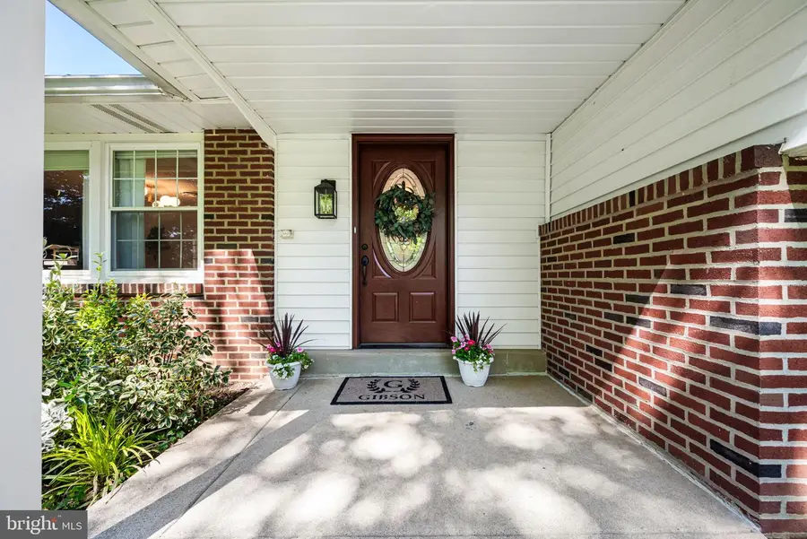416 Yorkshire Rd, Bryn Mawr, PA 19010 - #3