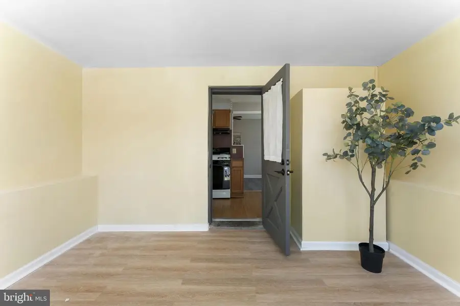 1038 Lawrence Ave, Darby, PA 19023 - #3