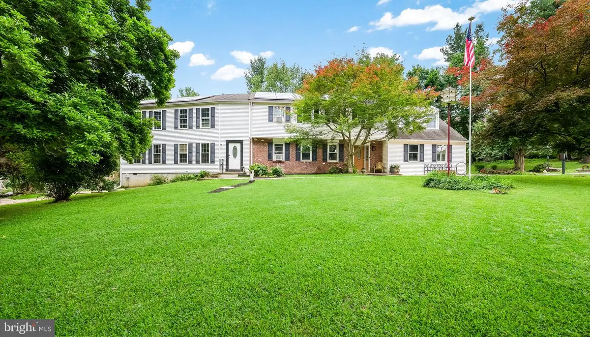 4 Mendenhall Dr, Glen Mills, PA 19342 - #1