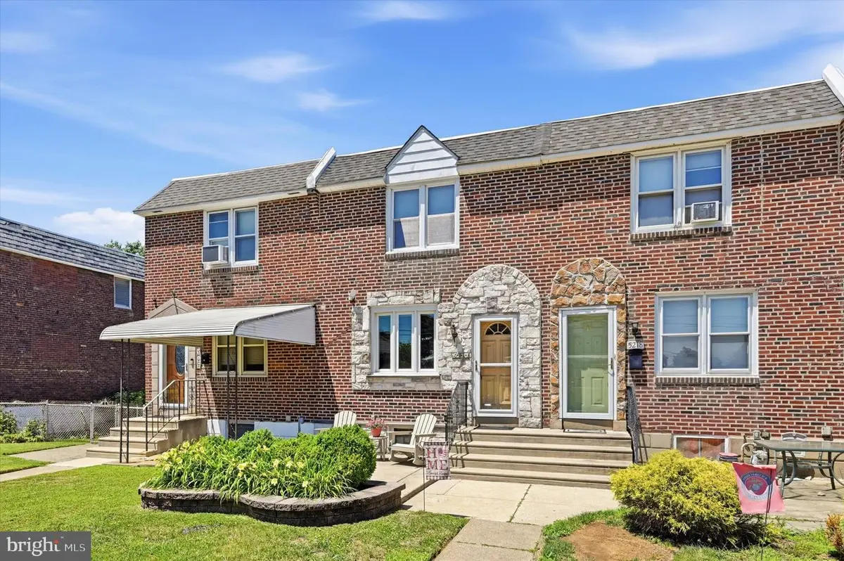5220 Gramercy Dr, Clifton Heights, PA 19018 - #1