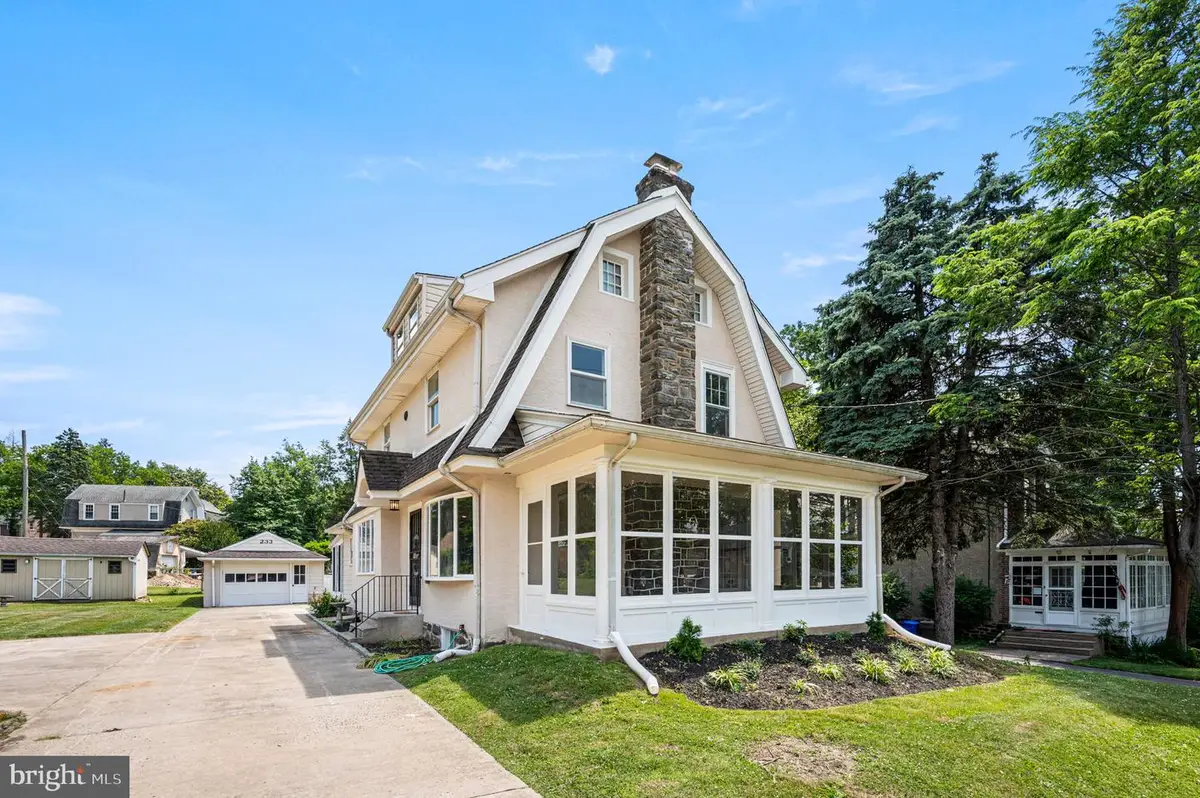 233 S Fairview Ave, Upper Darby, PA 19082 - #1