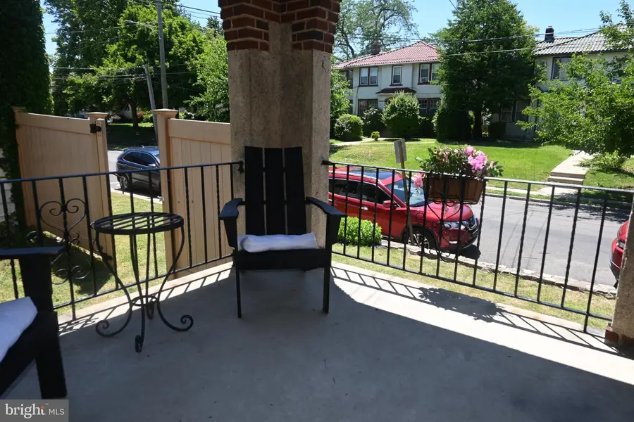 281 N Wycombe Ave, Lansdowne, PA 19050 - #3