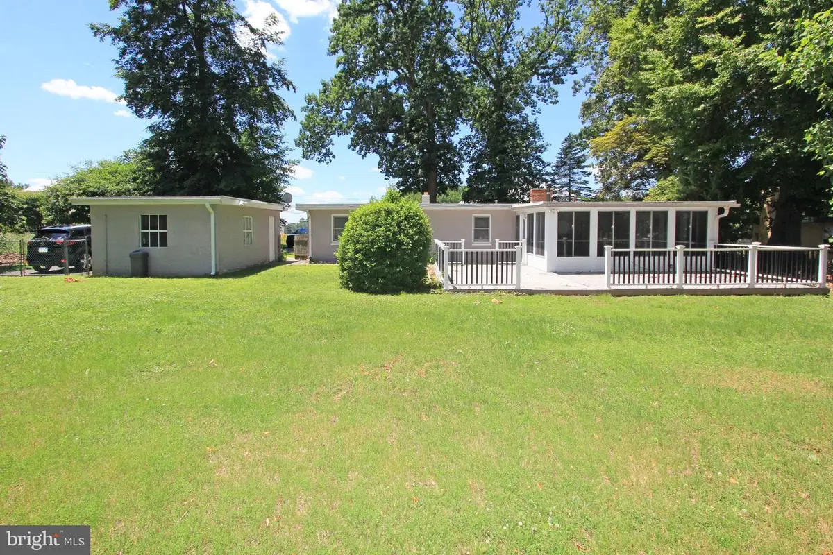 929 Cherry Tree Rd, Aston, PA 19014 - #1