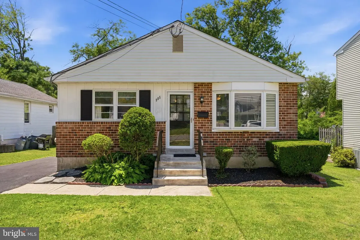 905 Amosland Rd, Morton, PA 19070 - #1