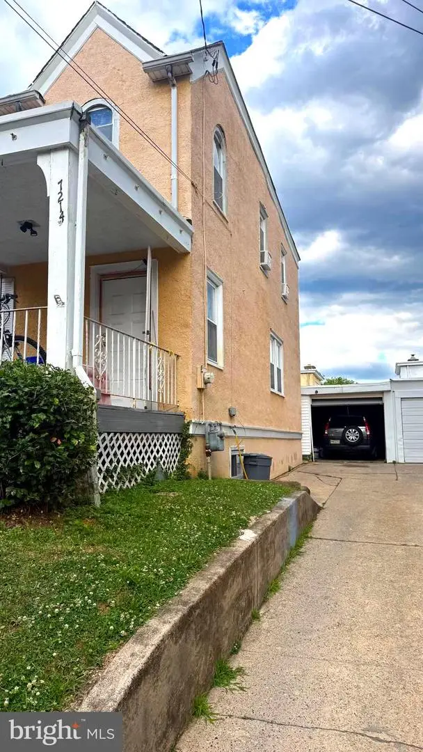 7214 Bradford Rd, Upper Darby, PA 19082 - #3