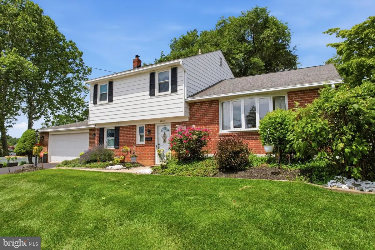 5005 Jefferson Dr, Brookhaven, PA 19015 - #1