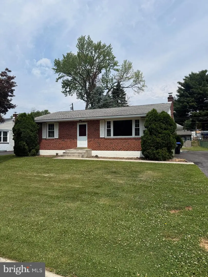 504 Monticello Ave, Upper Chichester, PA 19014 - #2