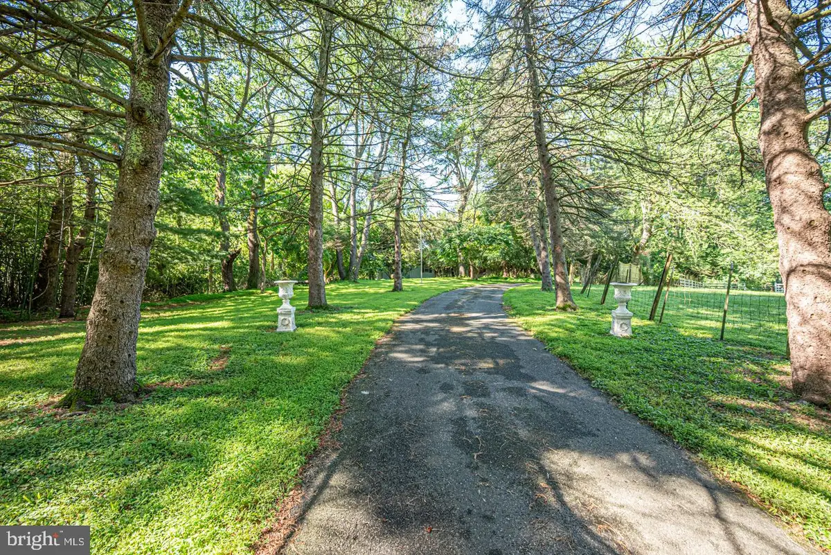 220 Harvey Rd, Chadds Ford, PA 19317 - #1