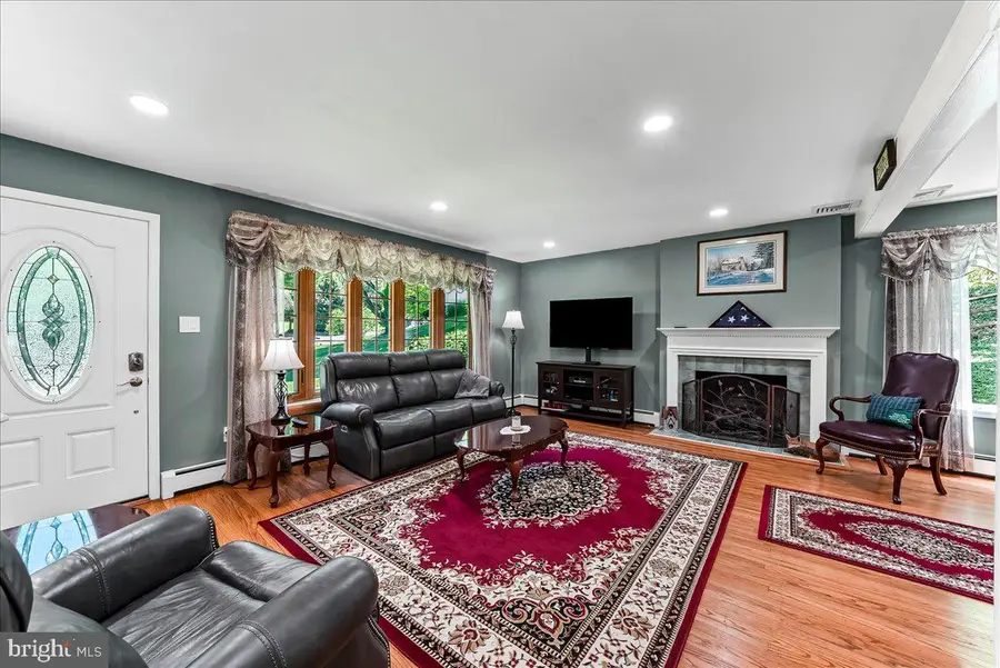 207 Walter Dr, Media, PA 19063 - #2