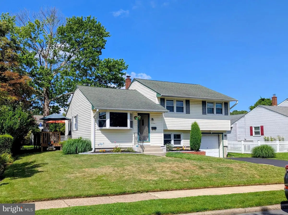 3641 Deepwater Ln, Brookhaven, PA 19015 - #1