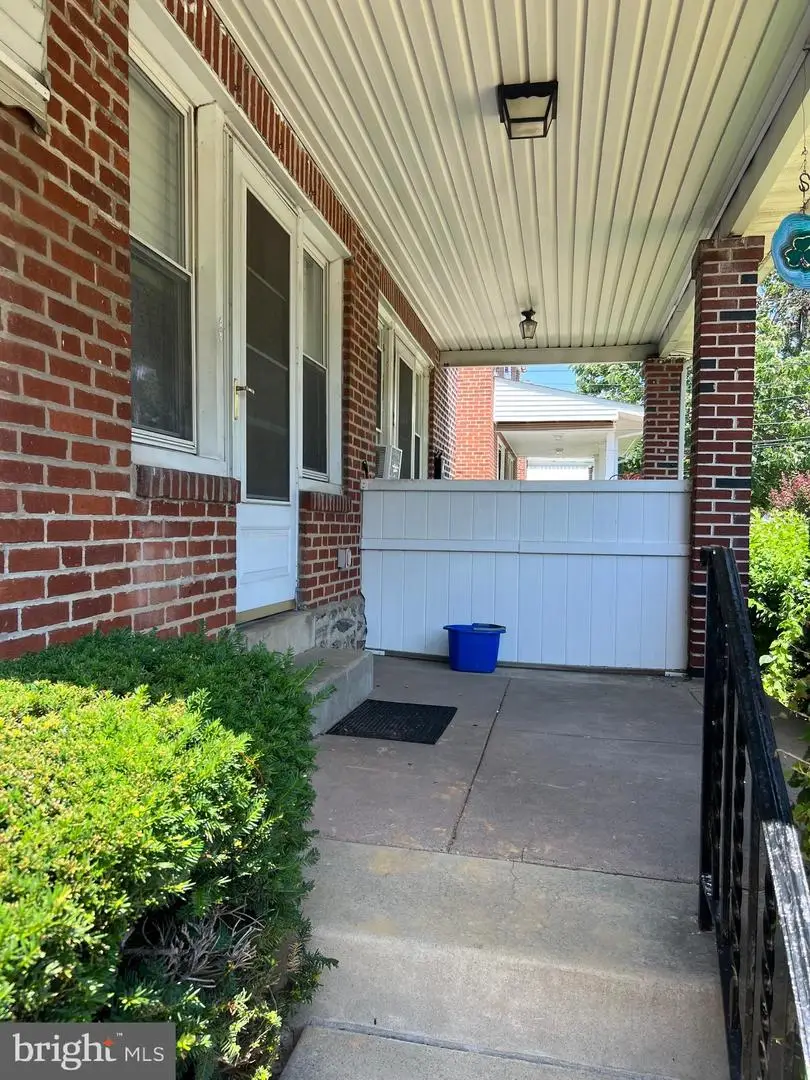 864 Martin Ave, Bryn Mawr, PA 19010 - #2