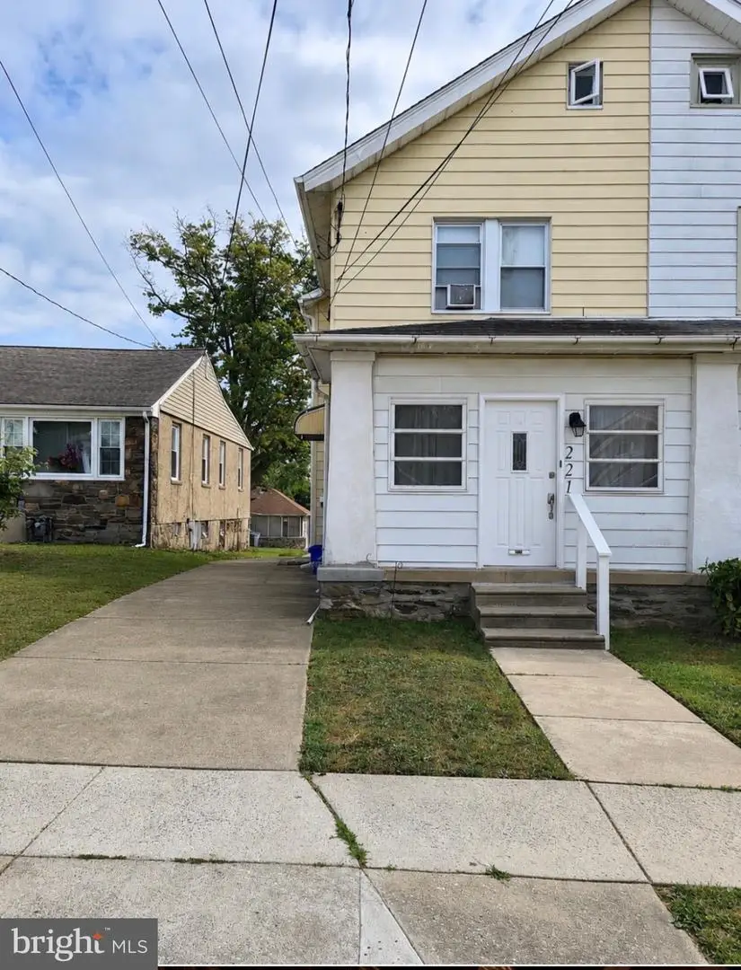 221 Ardmore Ave, Upper Darby, PA 19082 - #1