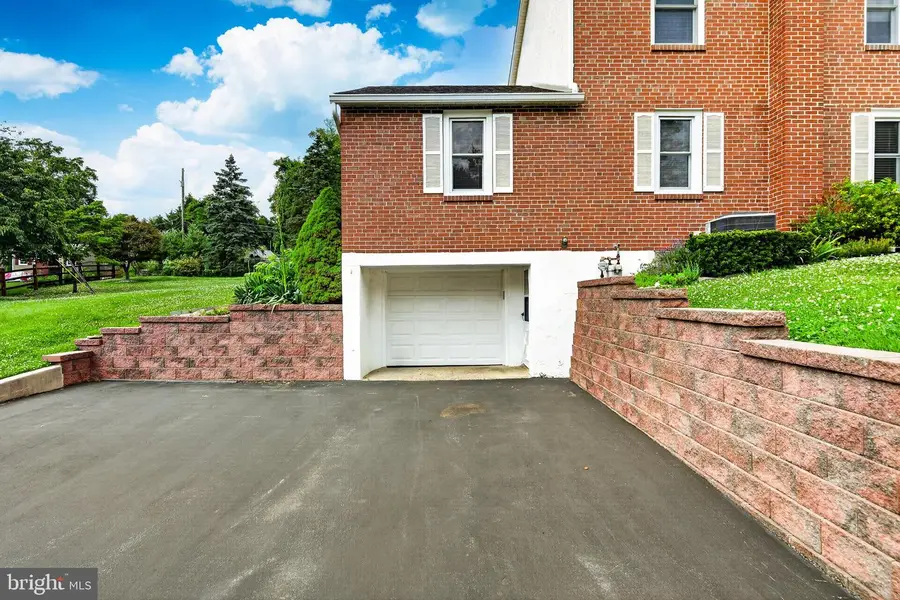 2741 Hillview Rd, Broomall, PA 19008 - #3
