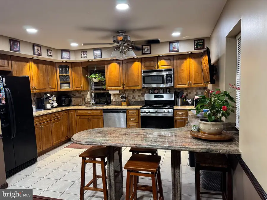 747 Surrey Rd, Aldan, PA 19018 - #2