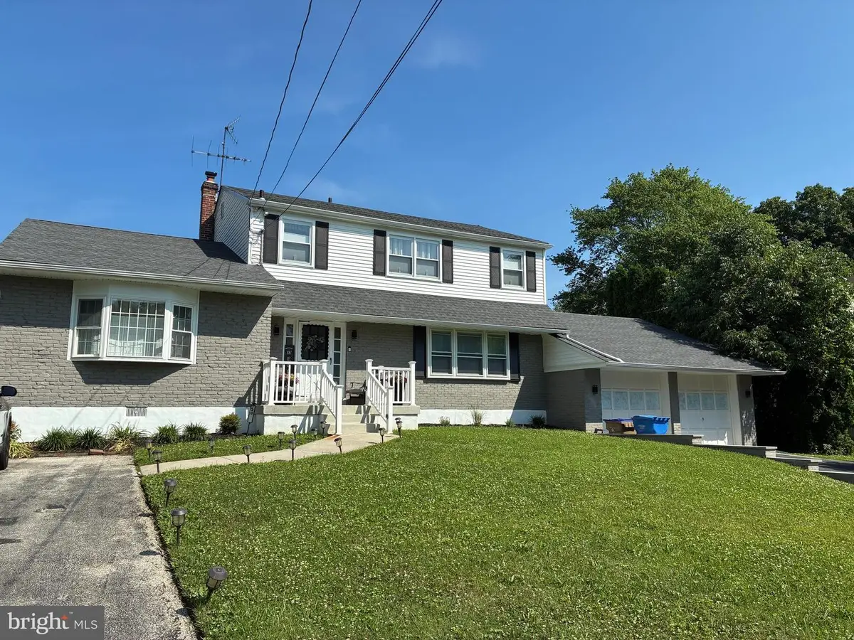 20 Walnut St, Newtown Square, PA 19073 - #1
