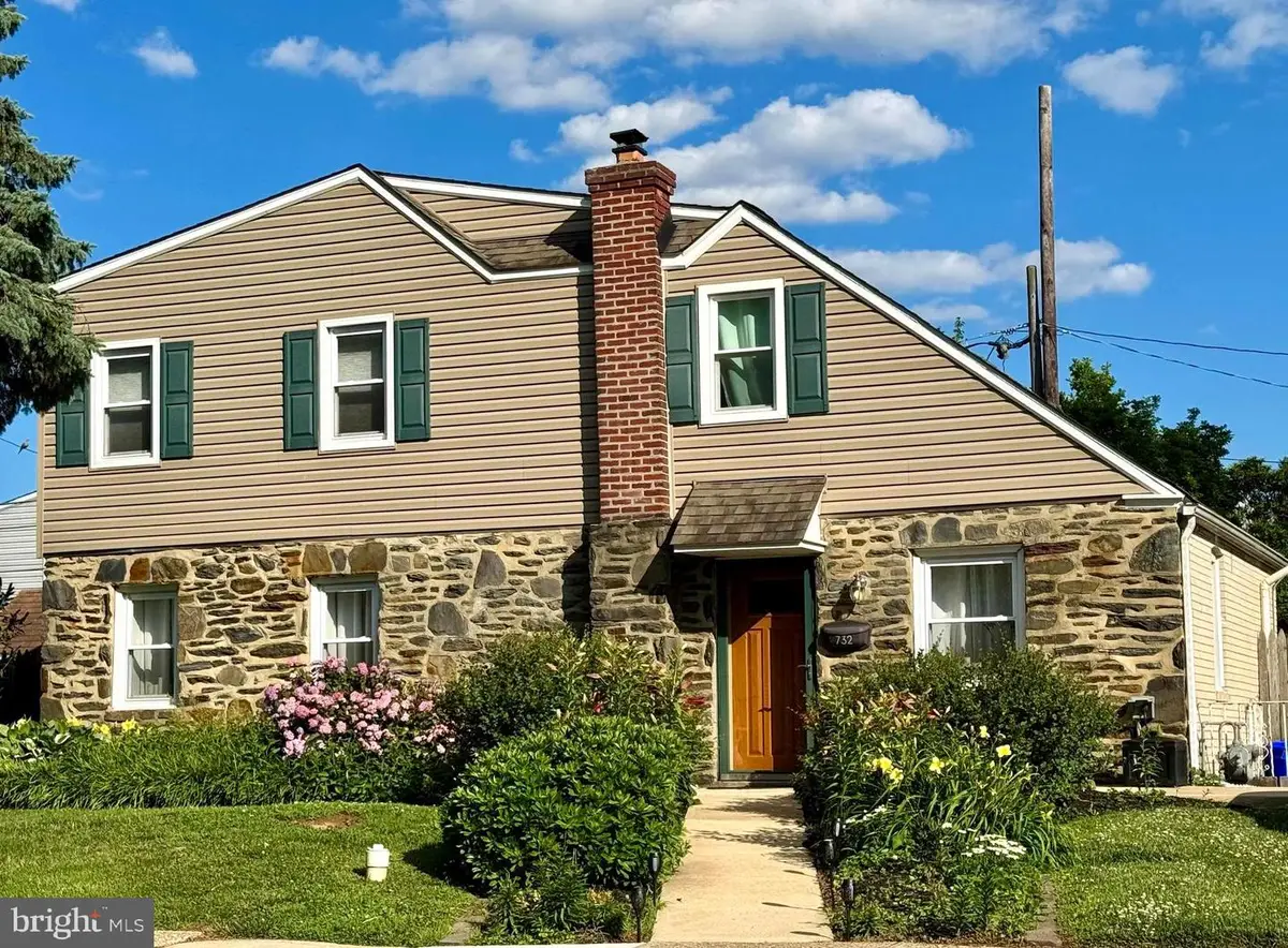 732 Cricket Ln, Aldan, PA 19018 - #1