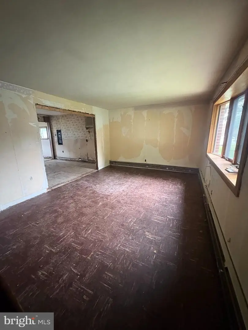 846 Bobwhite Ln, Secane, PA 19018 - #2