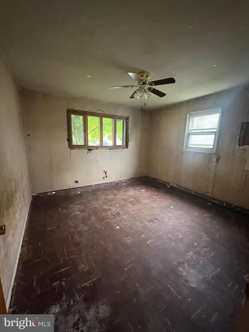 846 Bobwhite Ln, Secane, PA 19018 - #3