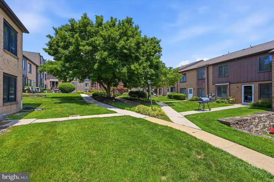 5200 Hilltop Dr #e17, Brookhaven, PA 19015 - #2