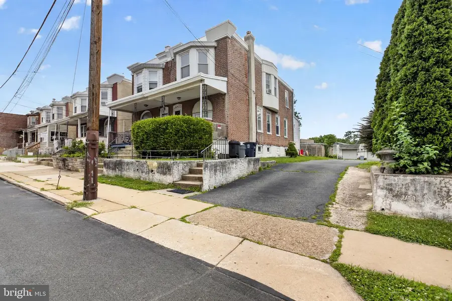 1245 E 11th St, Crum Lynne, PA 19022 - #3