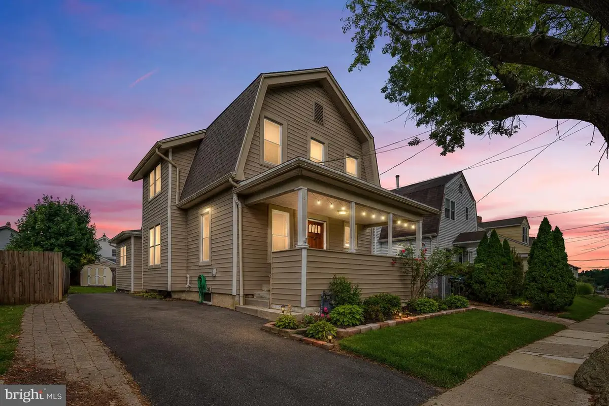 23 W Chelton Rd, Brookhaven, PA 19015 - #1