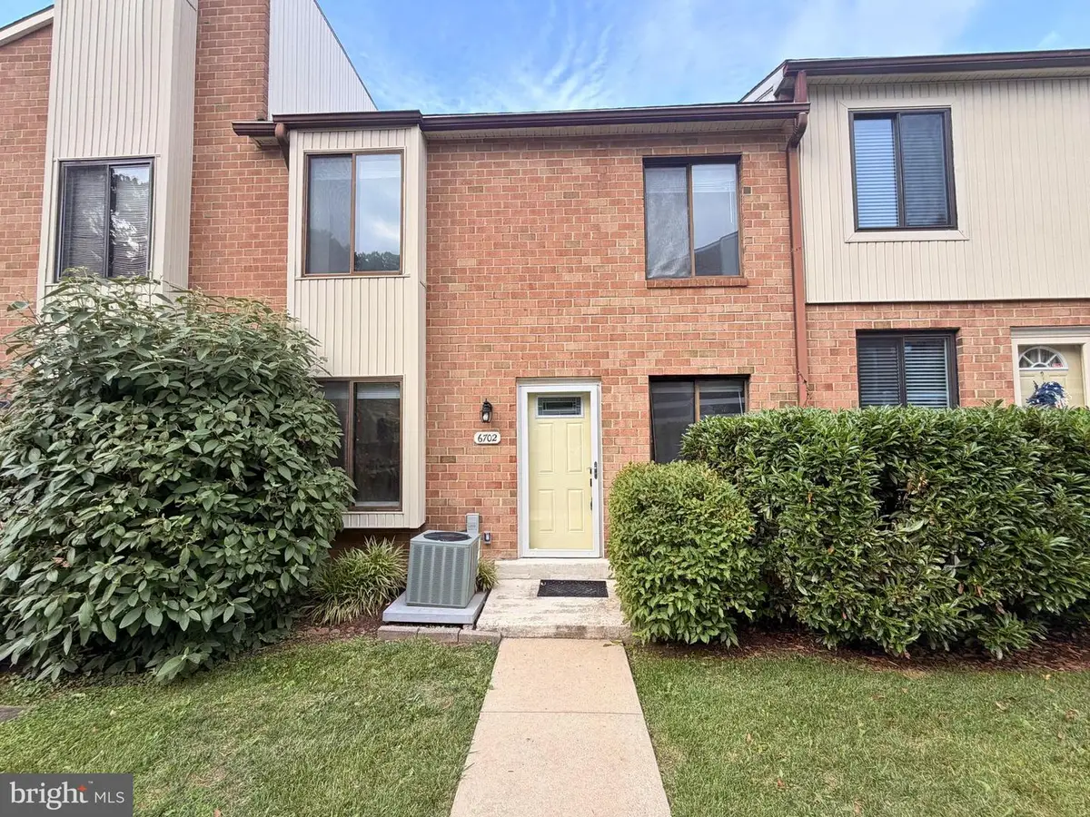 6702 Hilltop Dr, Brookhaven, PA 19015 - #1