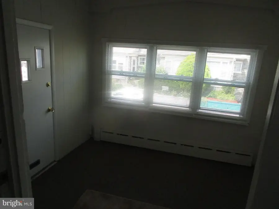 7262 Calvin Rd, Upper Darby, PA 19082 - #3