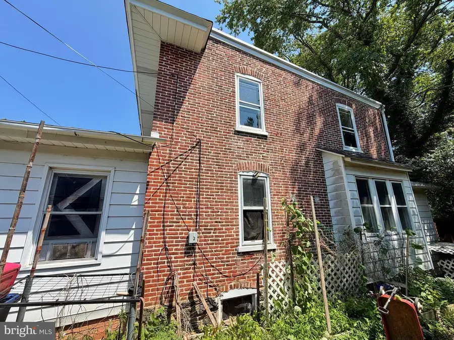 2611 Lindsay St, Chester, PA 19013 - #2