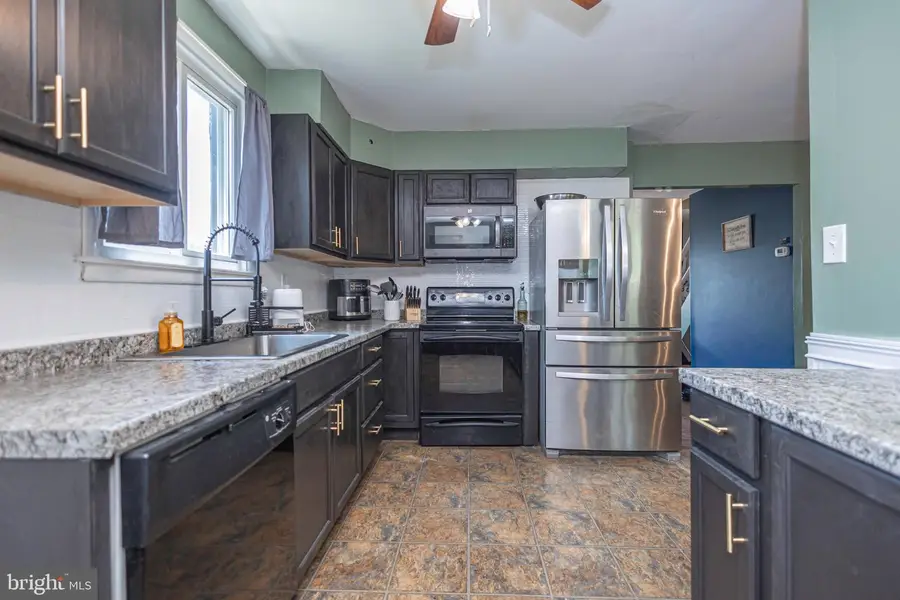 3709 W 13th St, Trainer, PA 19061 - #2