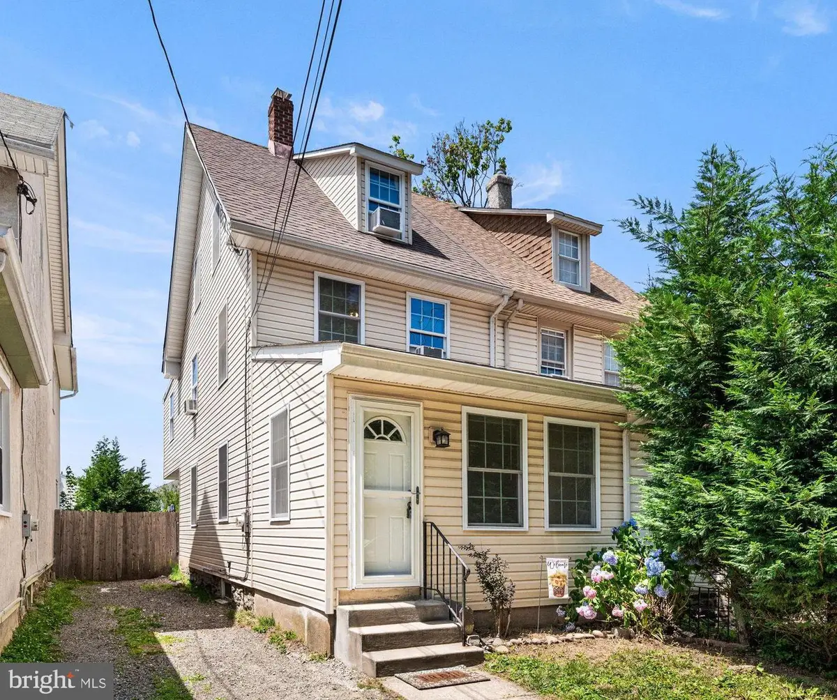 104 Garrett Ave, Bryn Mawr, PA 19010 - #1