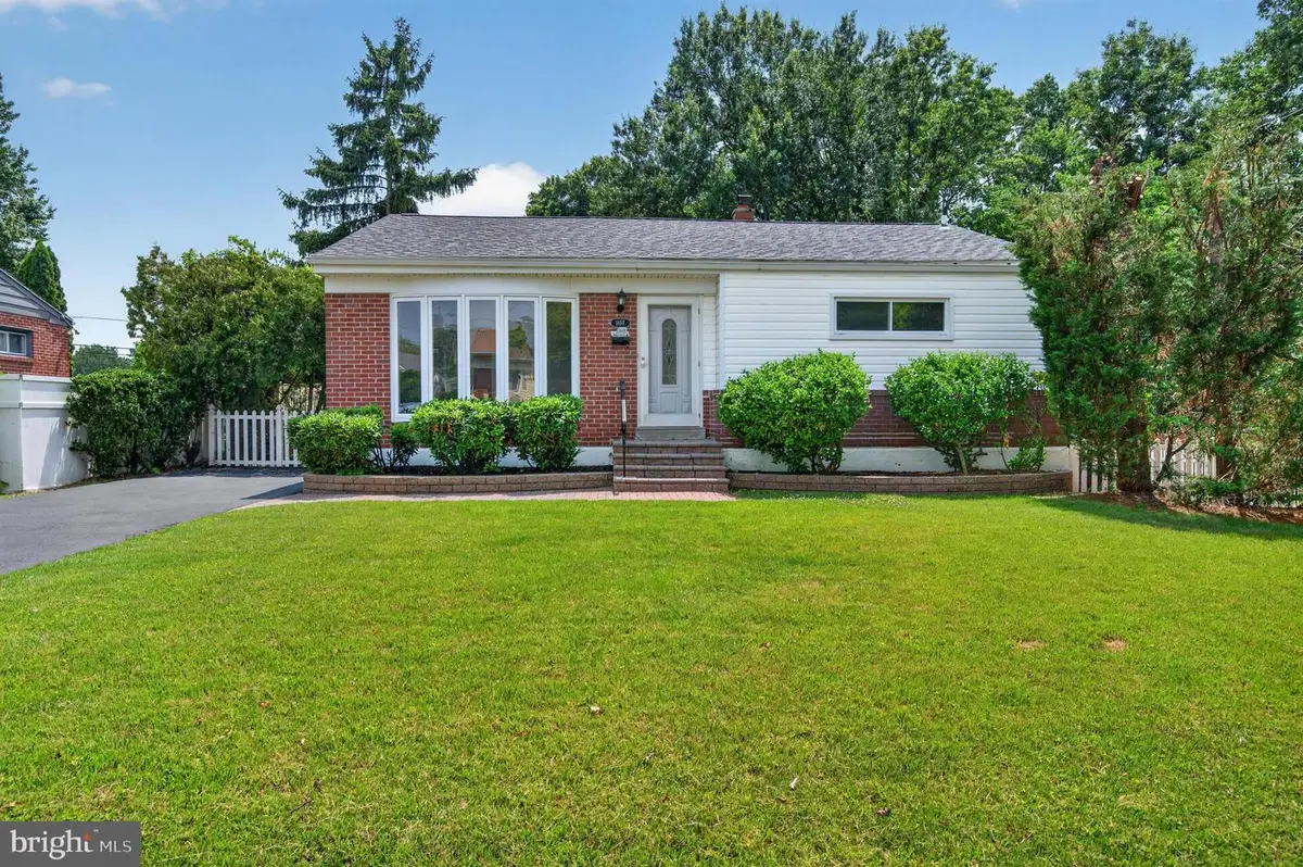 1107 Evergreen Ave, Folsom, PA 19033 - #1
