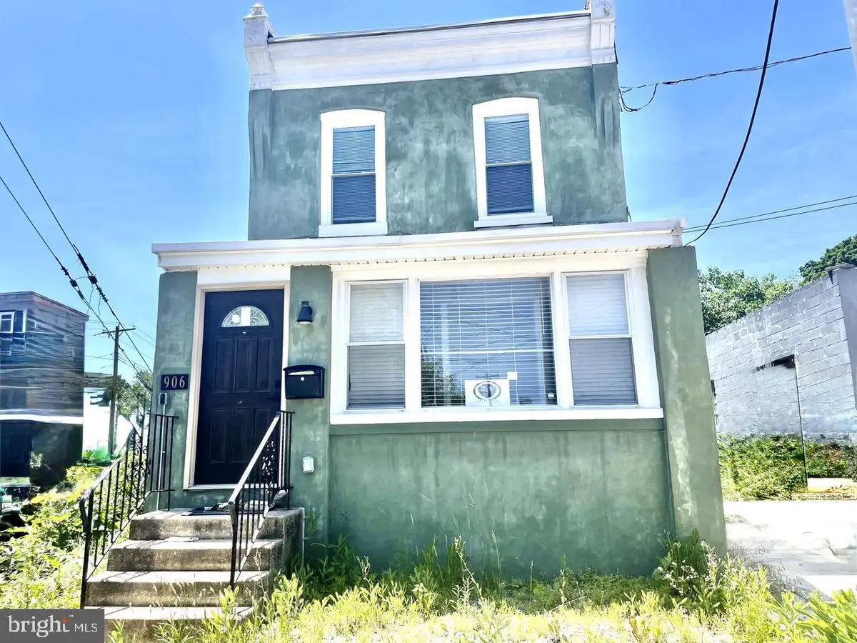 906 Cedar Ave, Darby, PA 19023 - #1