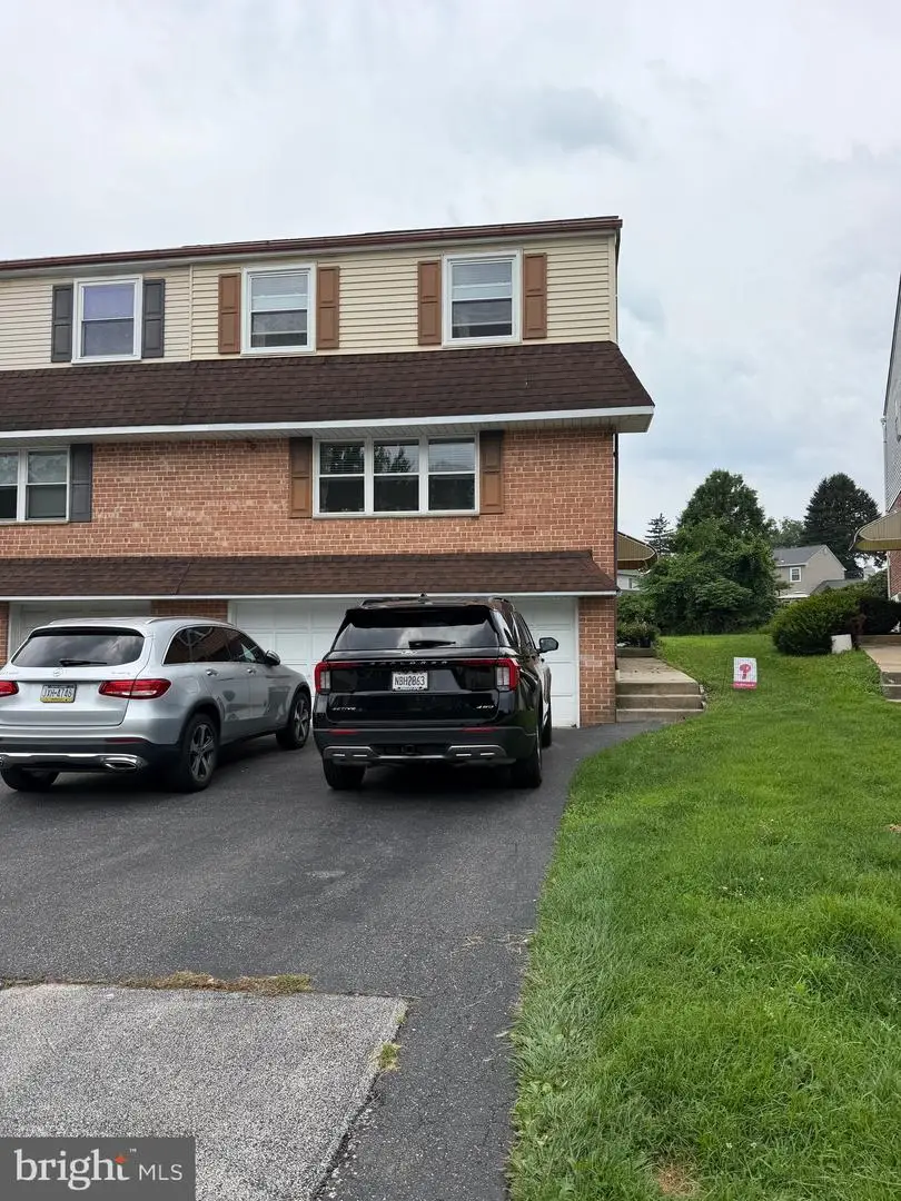 622 Country Ln, Morton, PA 19070 - #1