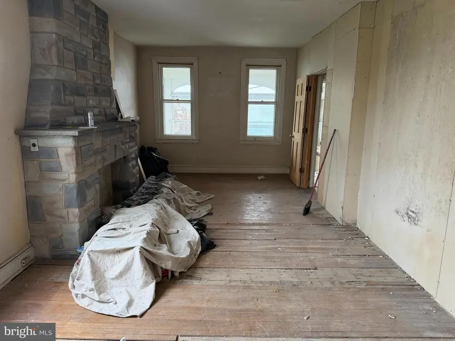 134 Walnut St, Darby, PA 19023 - #3